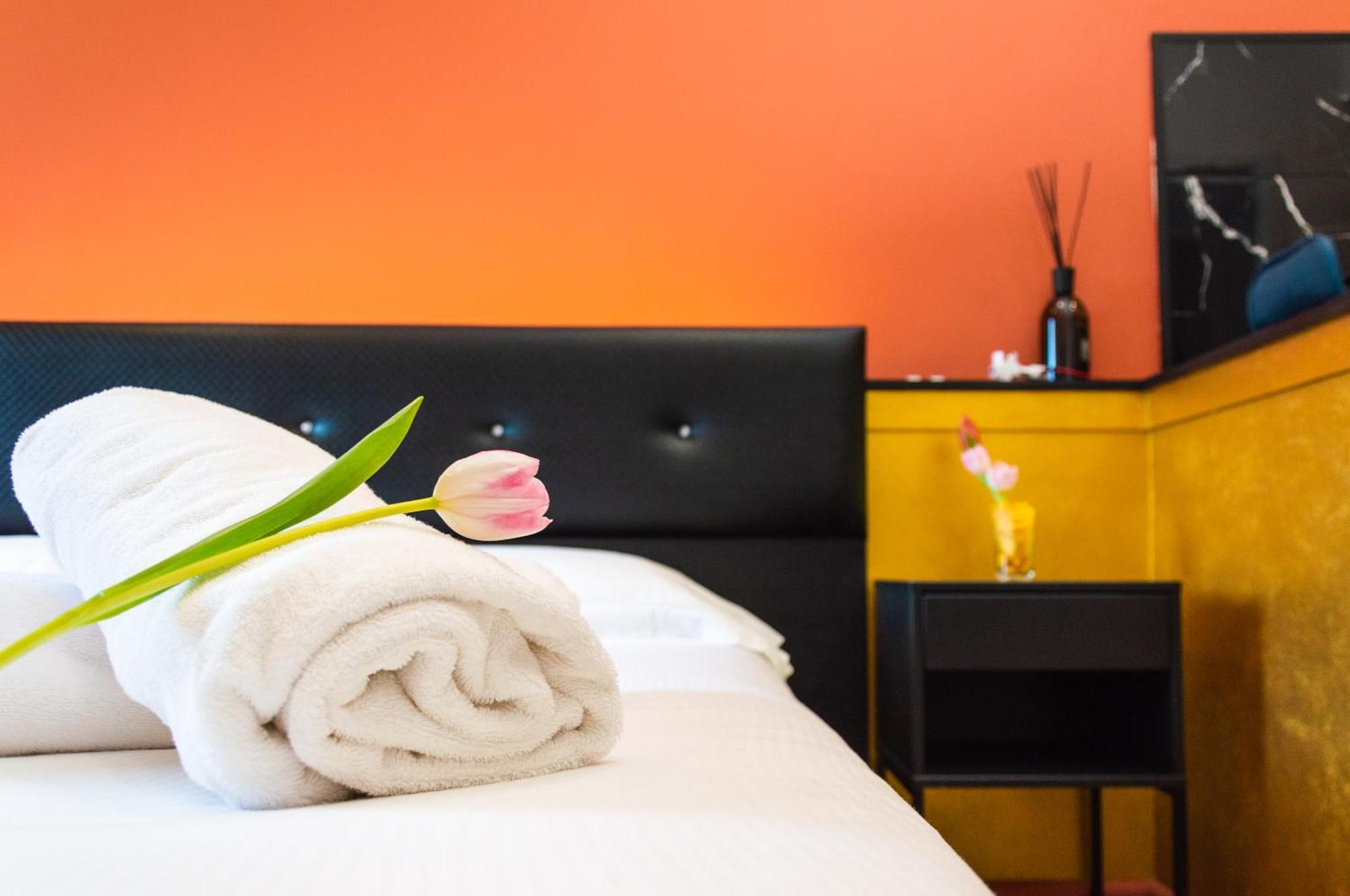 Camera Matrimoniale con Letto Supplementare